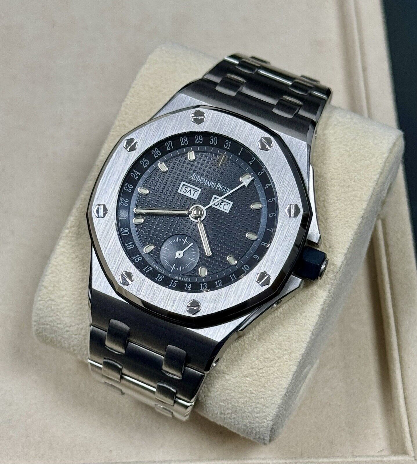 Audemars Piguet Offshore Triple Calendar 25807ST. 38mm Excellent Condition Rare