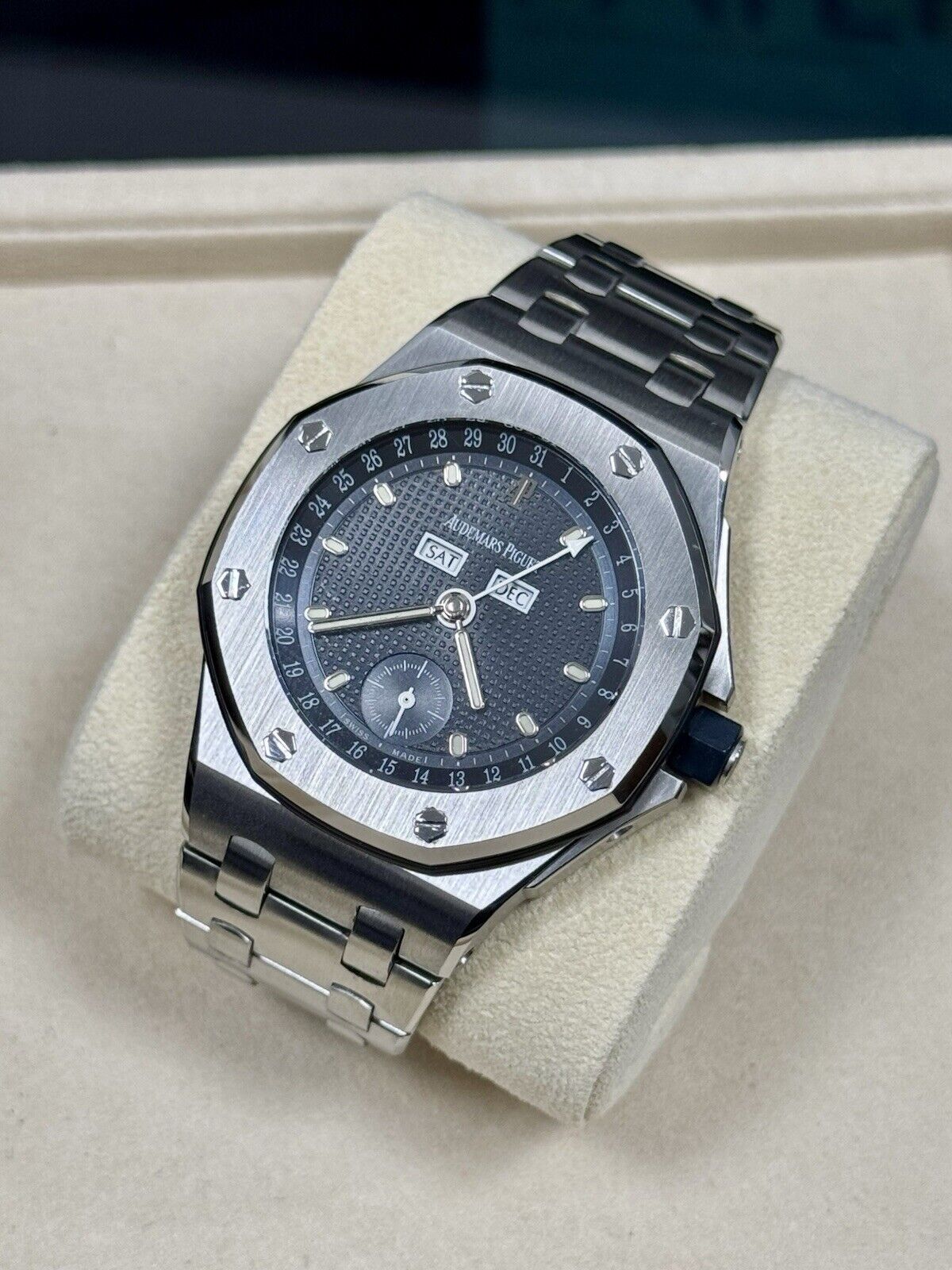 Audemars Piguet Offshore Triple Calendar 25807ST. 38mm Excellent Condition Rare