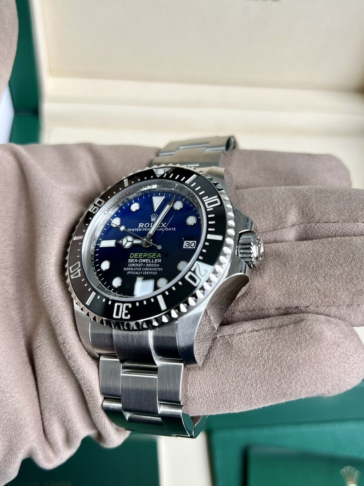 Rolex James Cameron Sea Dweller Deepsea - 136660. Brand New 2023 Box & Papers