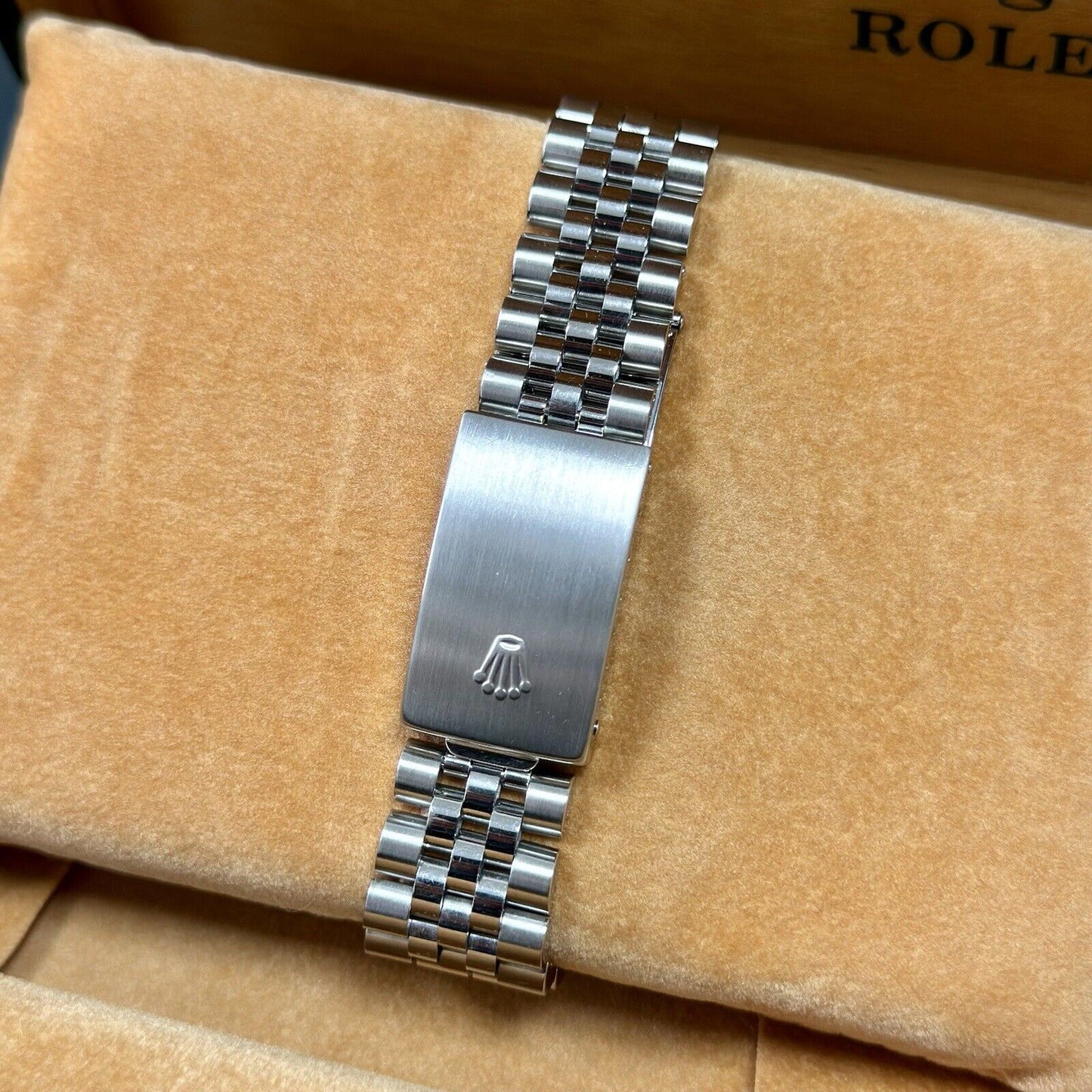 Rolex Datejust 36 16234 Steel. White Roman Dial. 2004 Y Serial Box + Papers