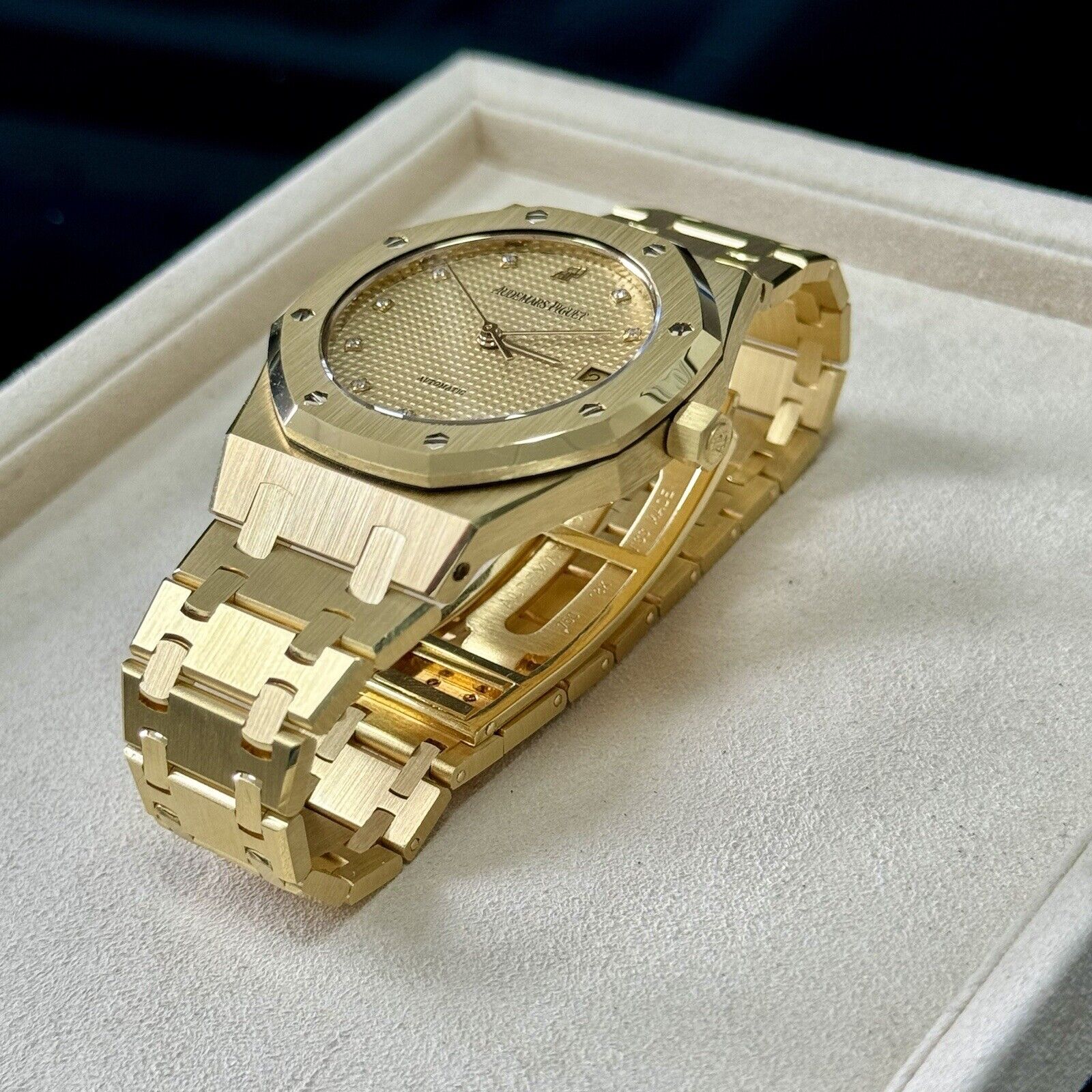 Audemars piguet royal oak 36mm gold hotsell