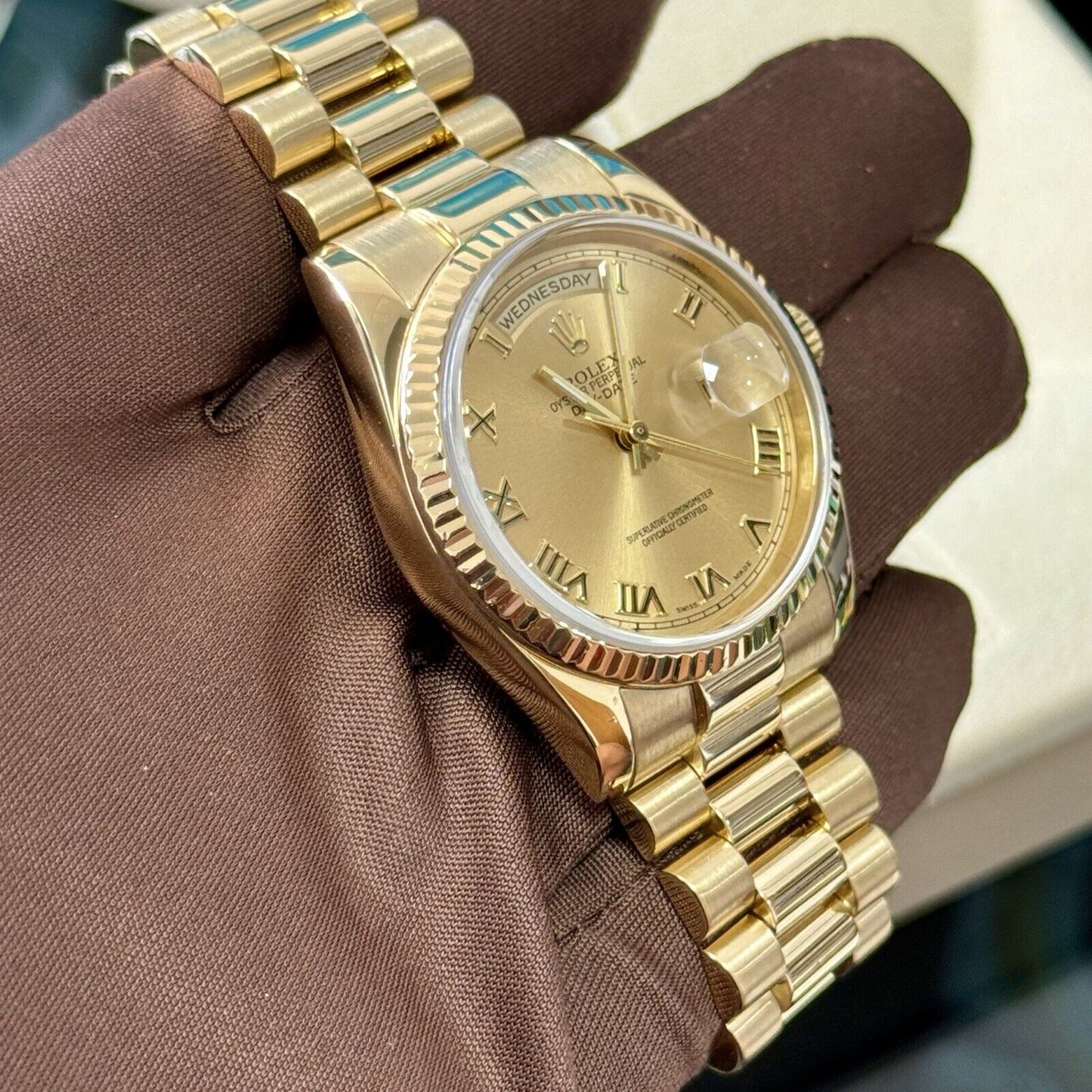 Rolex Day Date 118238 36mm 18ct Yellow Gold. 2002 Roman Champagne Box + Papers