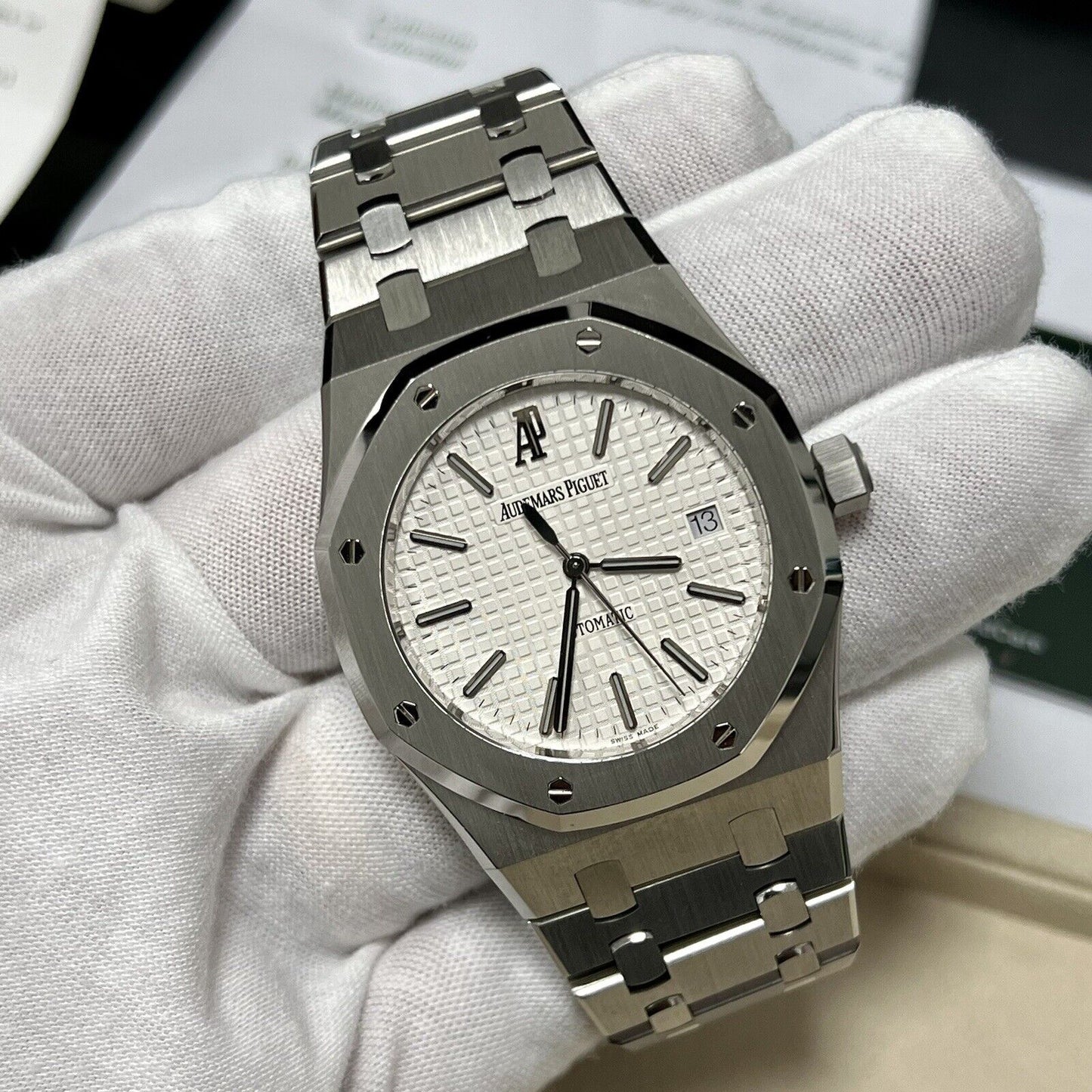 Audemars Piguet Royal Oak 15300ST White. 2010. 39mm. Recent £2.5k AP Service.