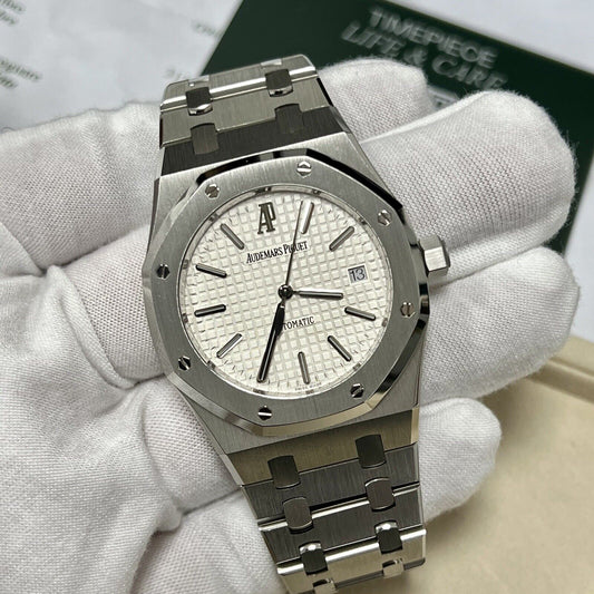 Audemars Piguet Royal Oak 15300ST White. 2010. 39mm. Recent £2.5k AP Service.