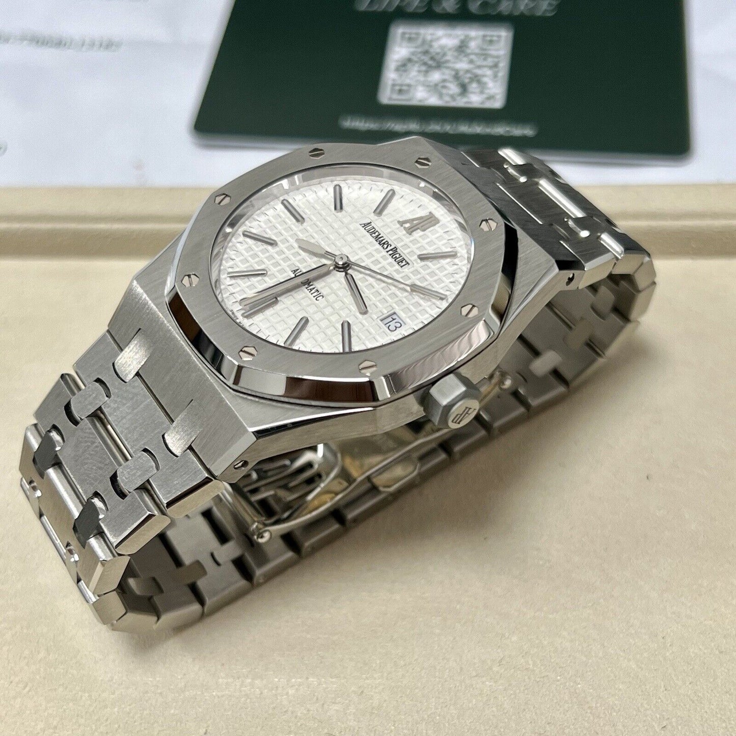 Audemars Piguet Royal Oak 15300ST White. 2010. 39mm. Recent £2.5k AP Service.