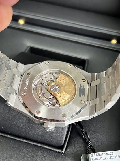 Audemars Piguet Royal Oak 15400ST White Dial. 2017. 41mm. Extract From Archives