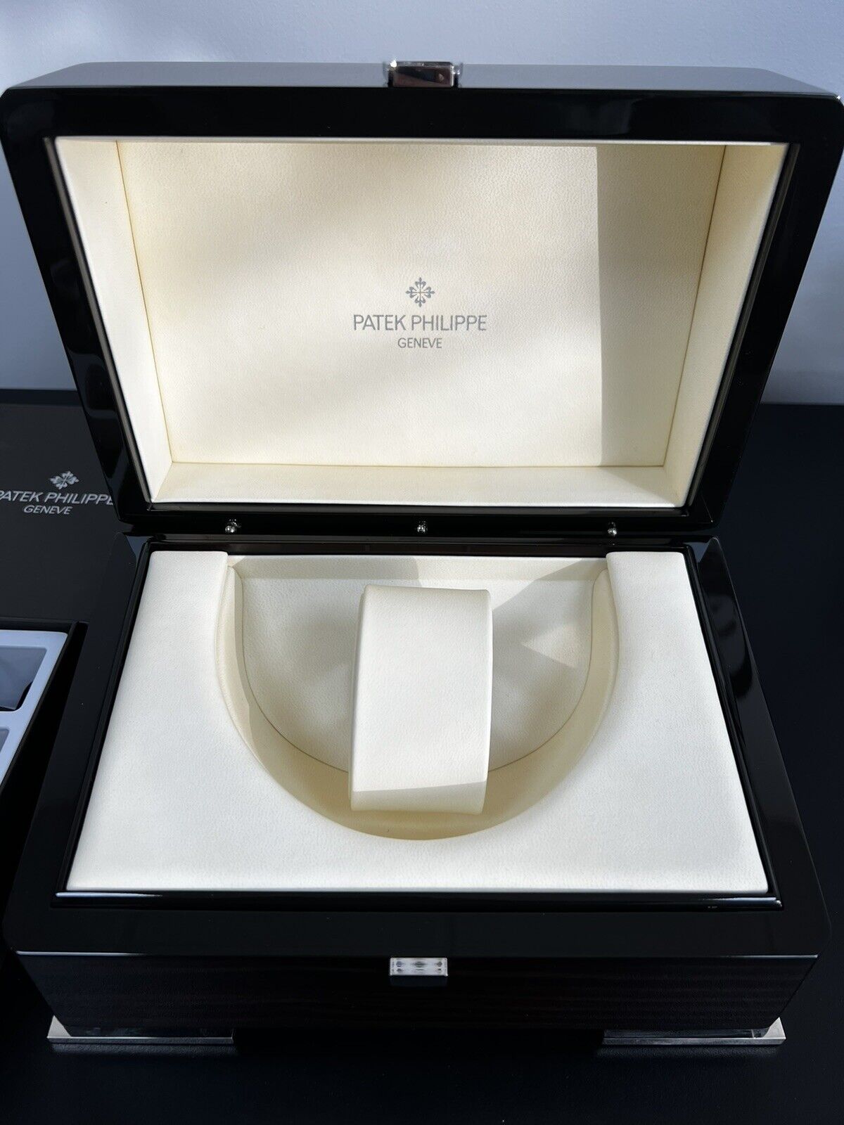 Patek Philippe Watch Winding Box, Very Rare Item. Immaculate