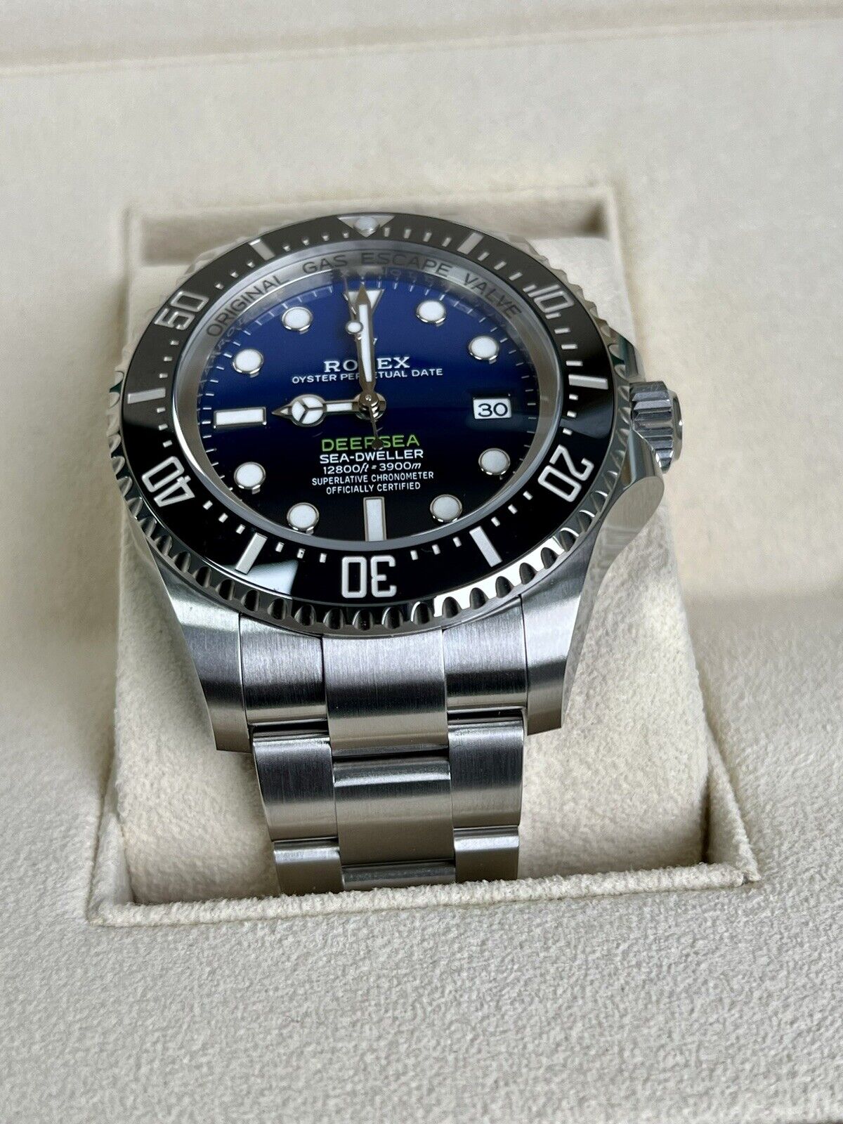 Rolex James Cameron Sea Dweller Deepsea - 136660. Brand New 2023 Box & Papers