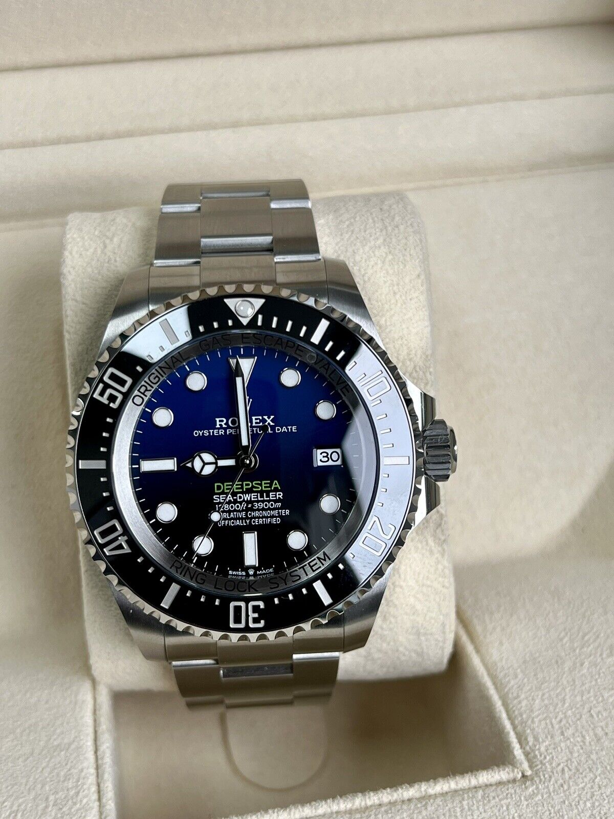 Rolex James Cameron Sea Dweller Deepsea - 136660. Brand New 2023 Box & Papers