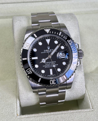 Rolex Submariner Date 40mm 116610LN. Box & Papers, Serviced August 2023.