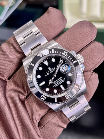 Rolex Submariner Date 40mm 116610LN. Box & Papers, Serviced August 2023.