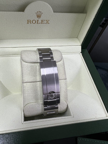 Rolex Submariner 116610LV Hulk - 2012 - Box And Papers - Immaculate Condition