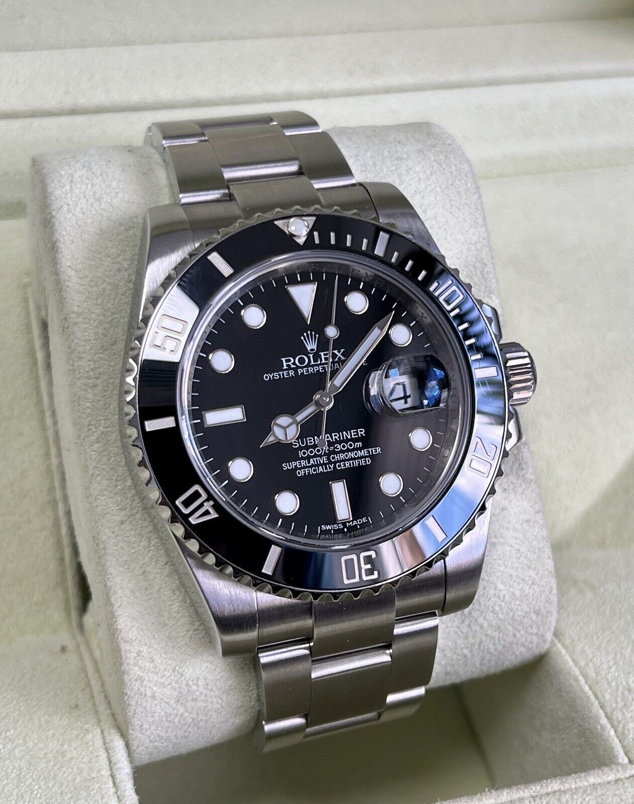 Rolex Submariner Date 40mm 116610LN. Box & Papers, Serviced August 2023.