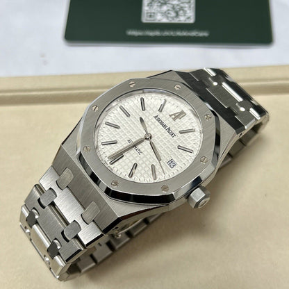 Audemars Piguet Royal Oak 15300ST White. 2010. 39mm. Recent £2.5k AP Service.