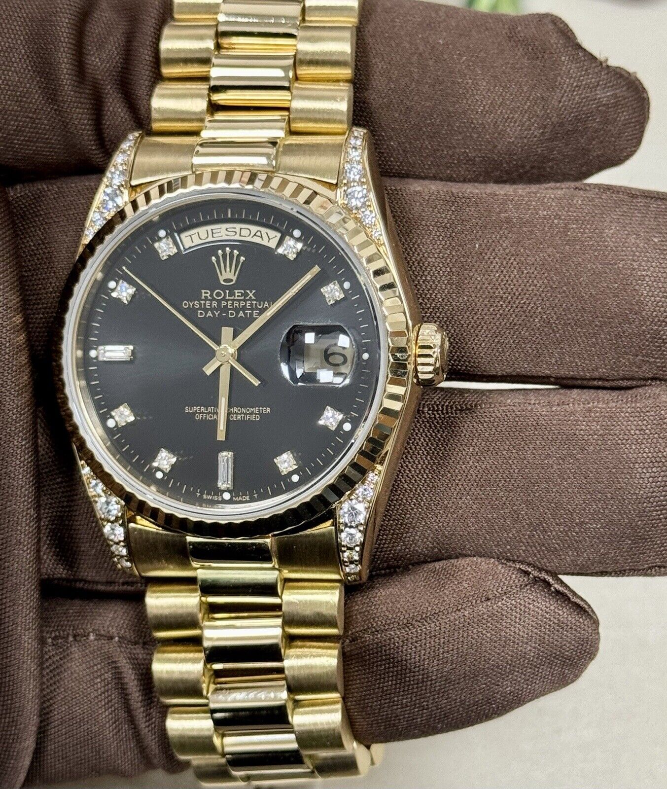 Rolex Day Date 36mm 18338. Factory Diamond Shoulders & Dial. 1995 Box & Papers